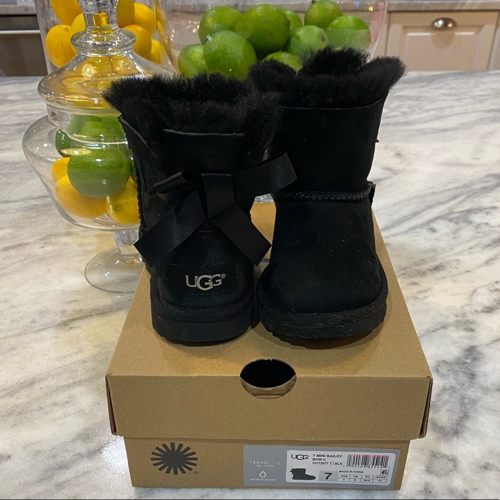 Ugg mini bailey bow